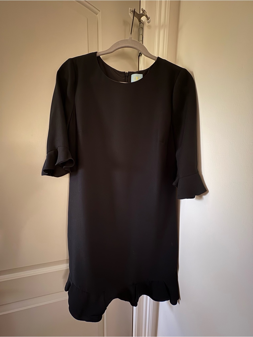 CeCe Ruffle-Hem Shift Dress - Picture 4 of 4
